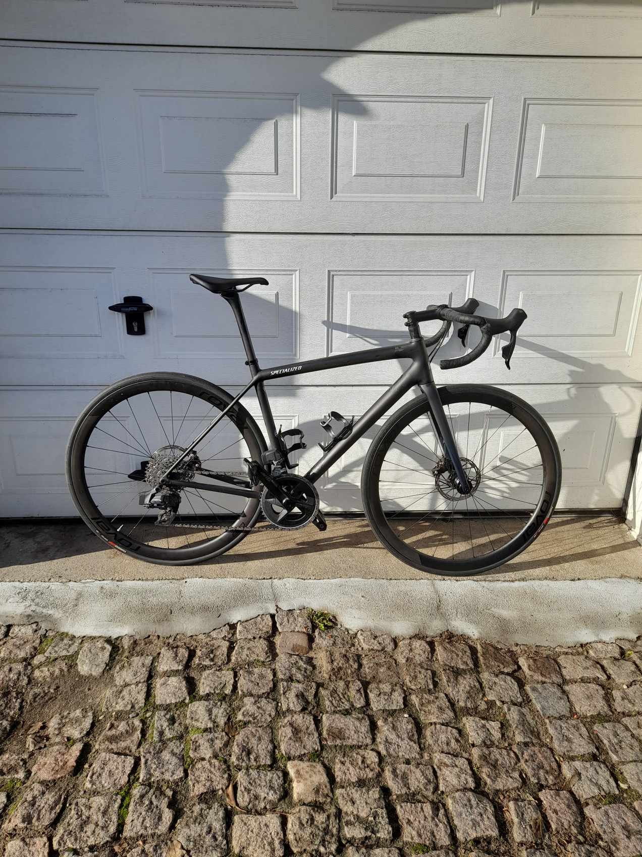 Specialized Aethos Comp - Rival eTap AXS used in 54 cm | buycycle