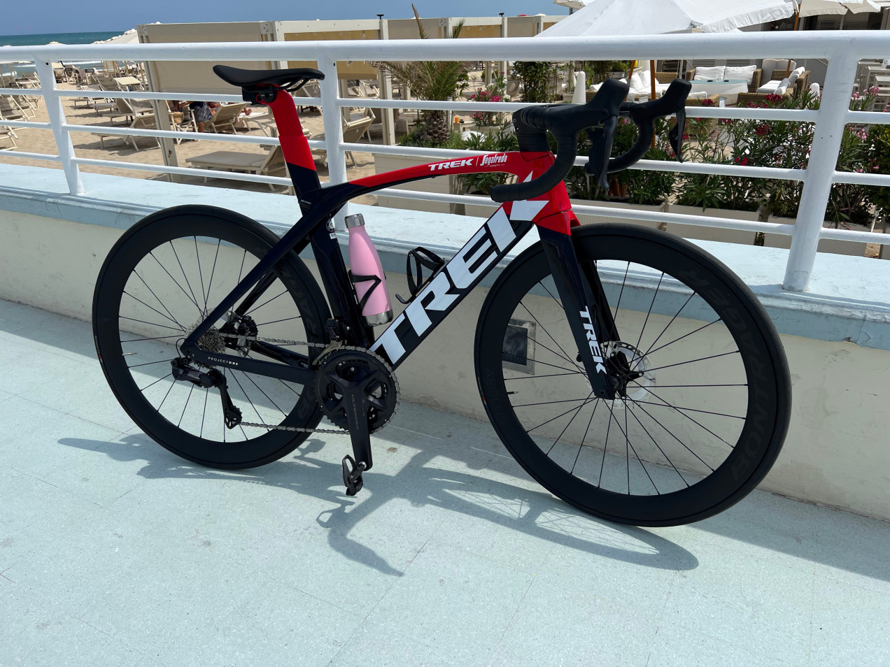 Trek Madone SLR 7 used in 54 cm | buycycle