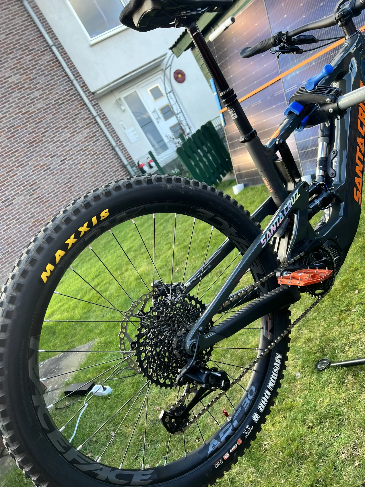 santa cruz heckler s carbon cc