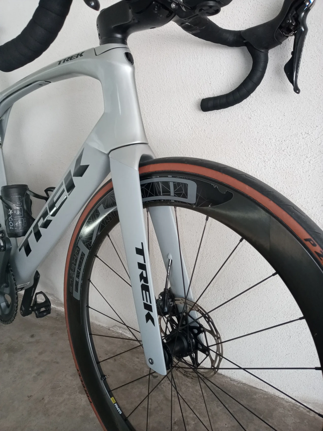 trek madone slr 6 disc