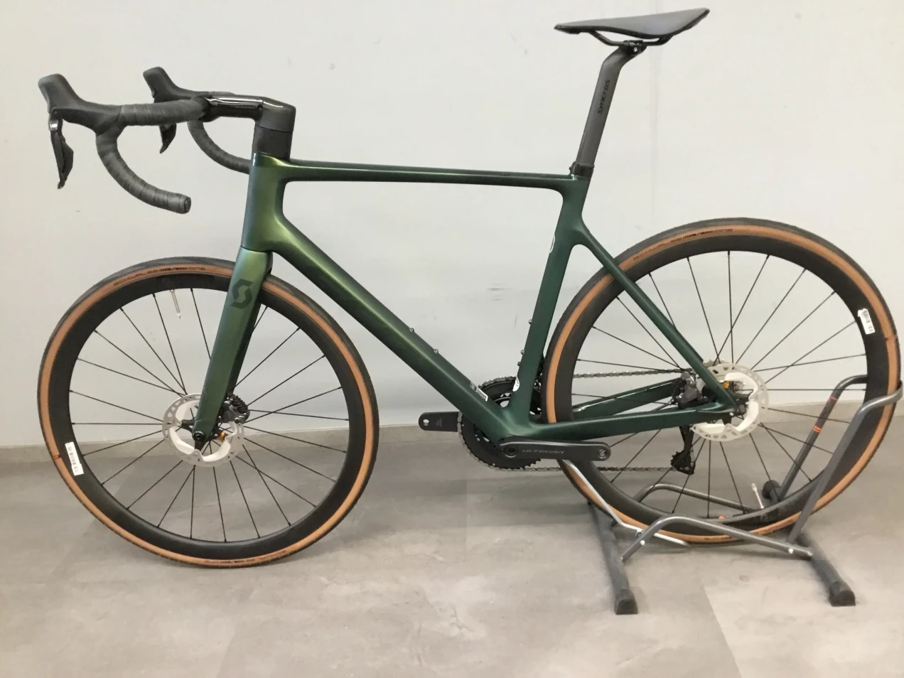 scott addict rc 15 prism komodo green bike