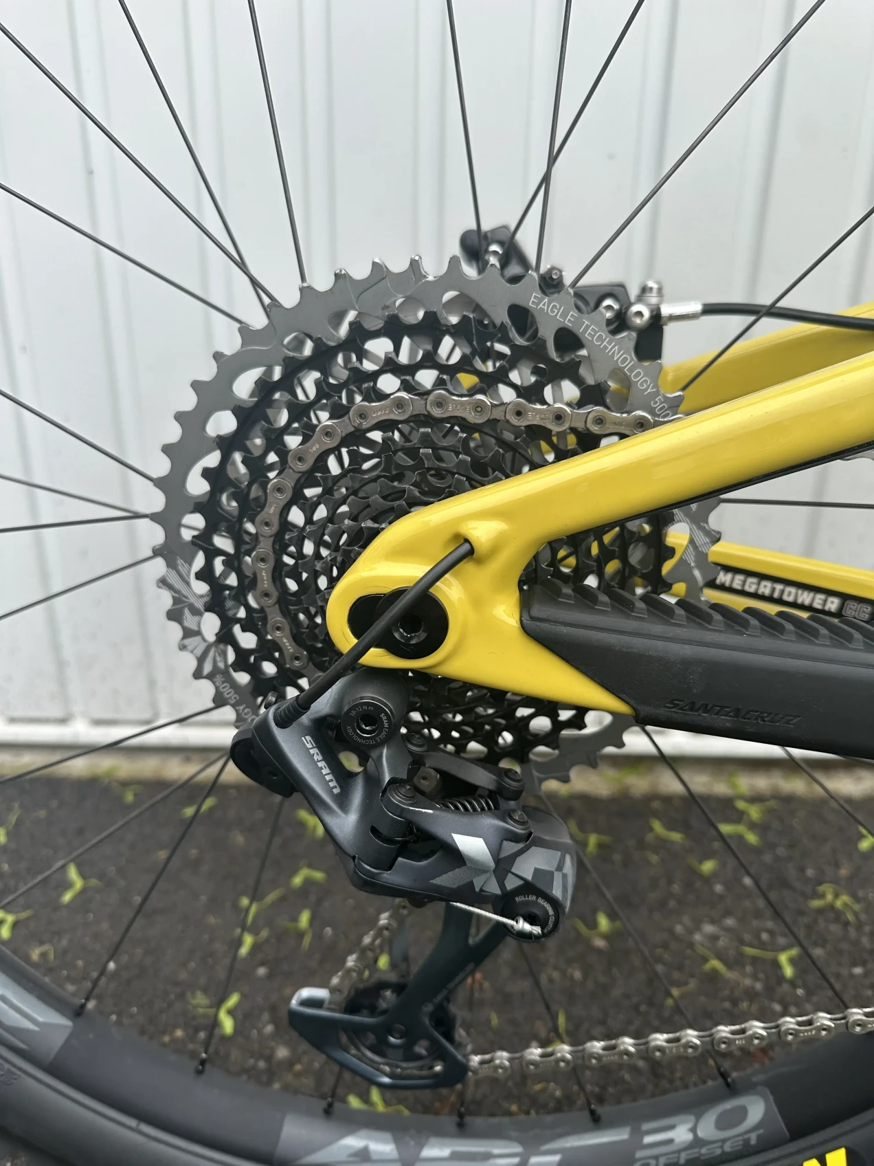 santa cruz megatower carbon cc