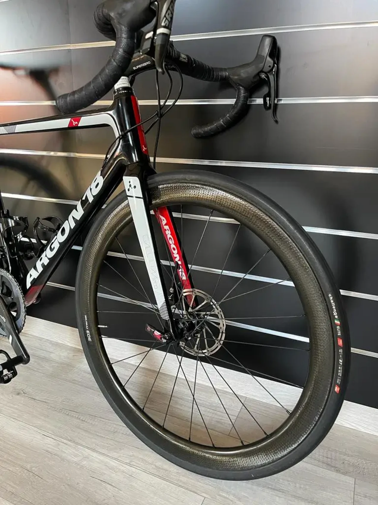 Argon 18 Gallium Pro Disc SRAM Force ETap AXS Used In M Buycycle