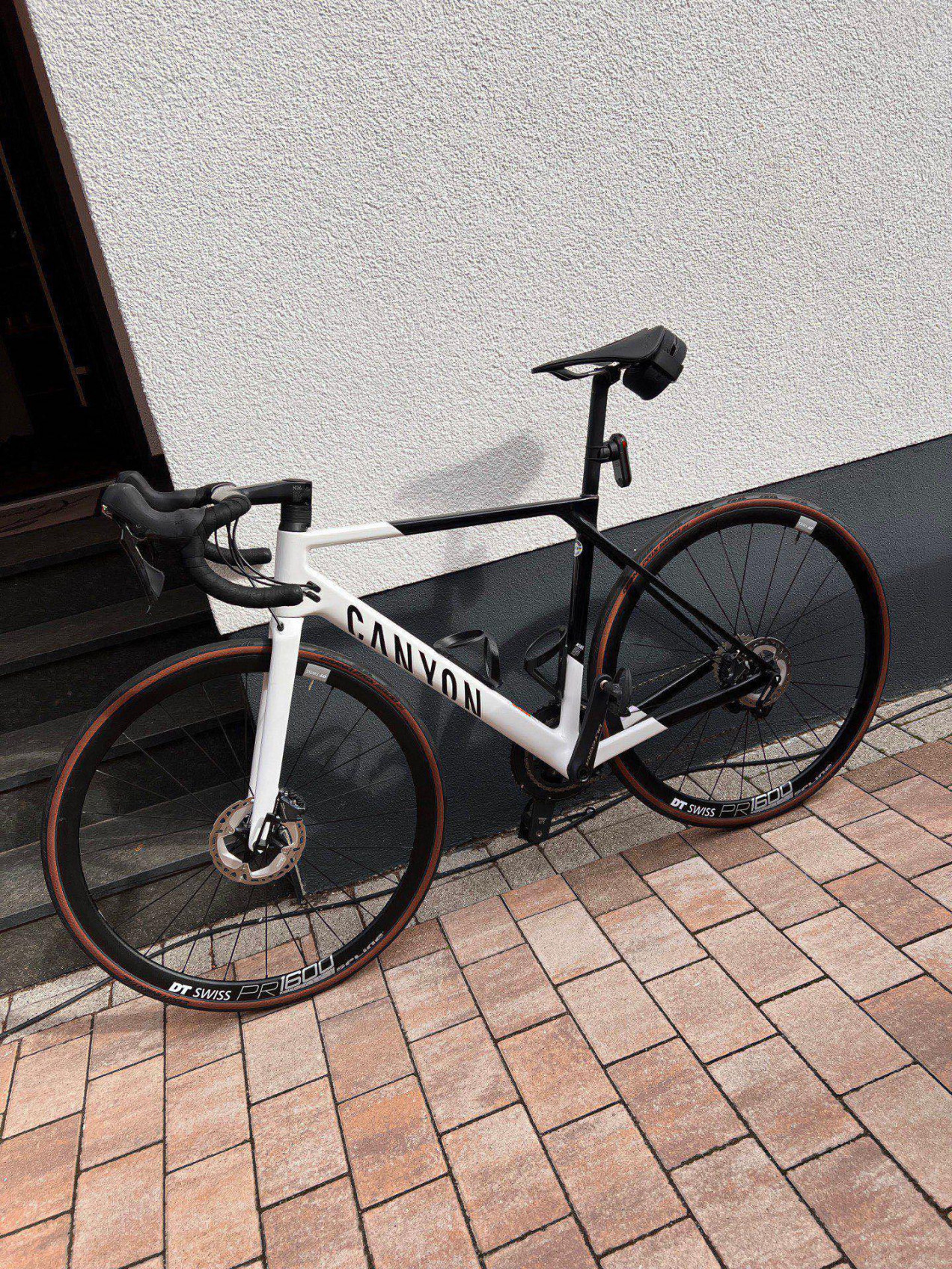Canyon Ultimate CF SL 8 used in m | buycycle