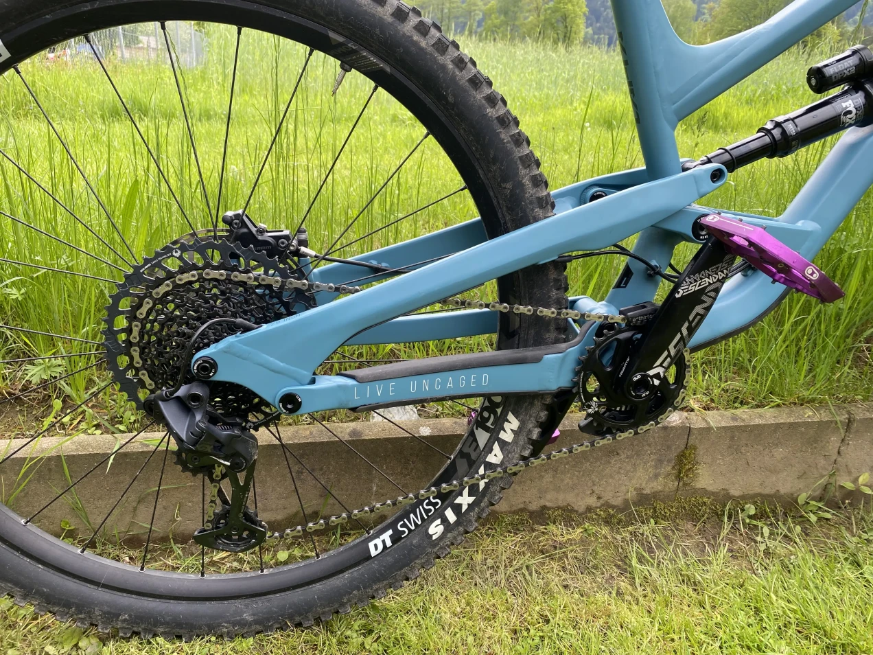 29 in mongoose mountain bike