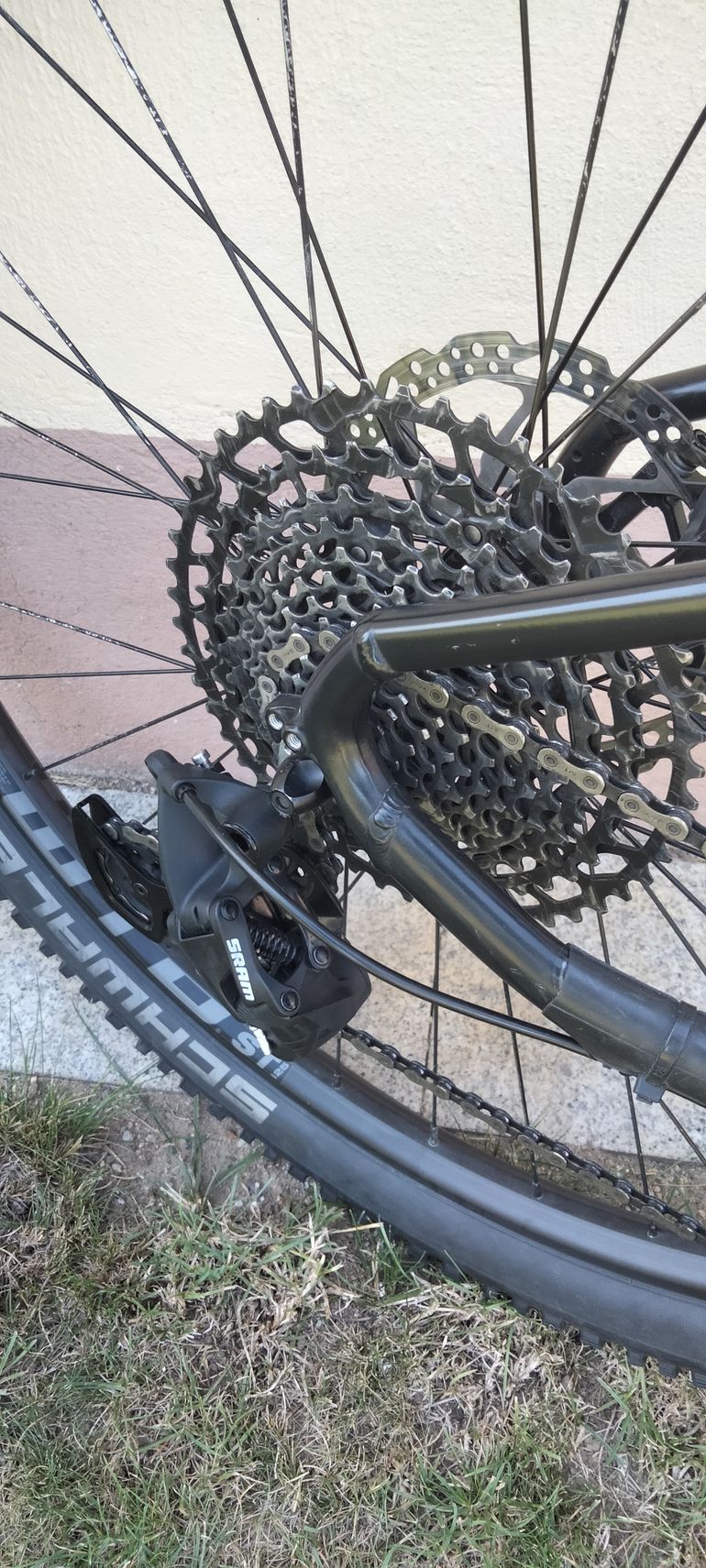 Used GT Avalanche Expert 2021 Mountainbike — image 4 of 17