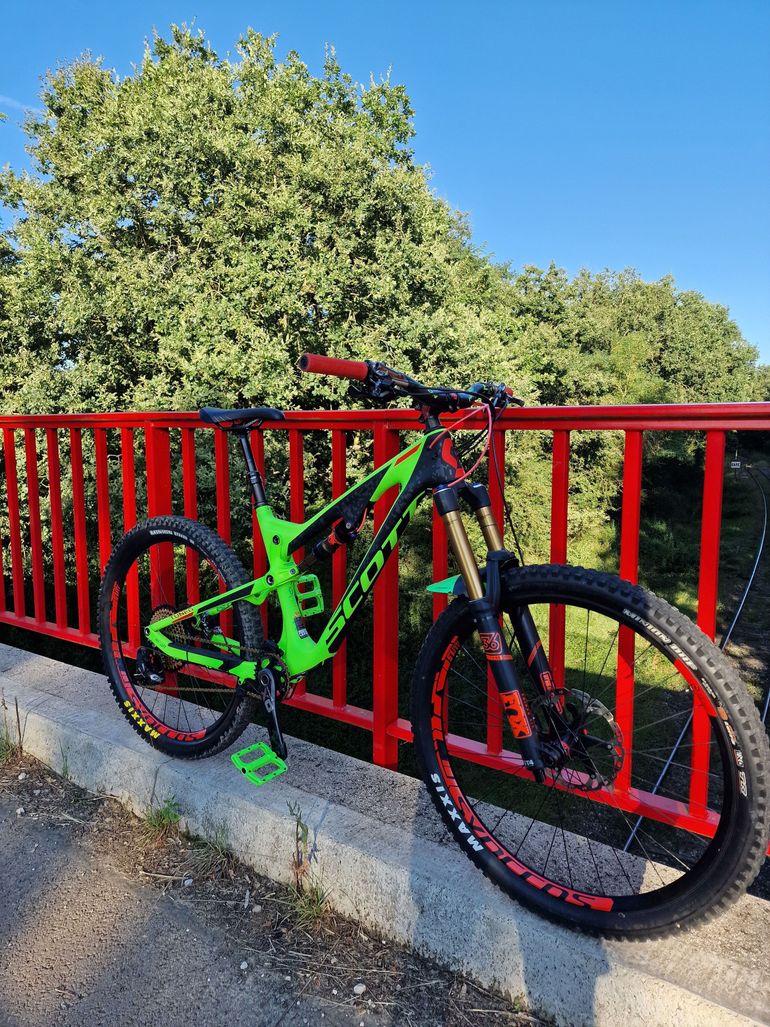Used Scott Genius LT 700 Tuned 2016 Mountainbike — image 1 of 5