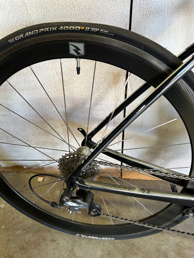 Used Trek Madone 5.2 H2 (Compact) 2013 2013 Road & Gravel, Black — image 3 of 5