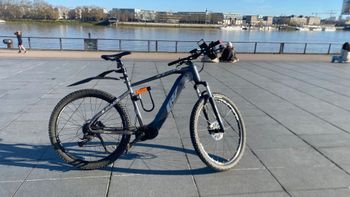 Used 2 Danger CRZ X Race 630Wh - 29" - Cadre L 2023 Mountainbike, Hellgrau — image 1 of 8