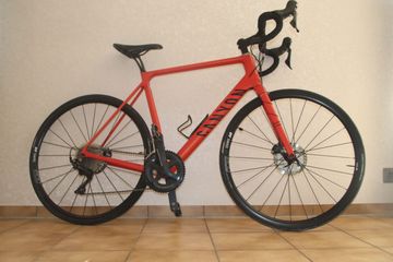 Canyon Endurace CF SL Disc 8.0 2020 2020 Road & Gravel usato, Rosso — immagine 9 di 23