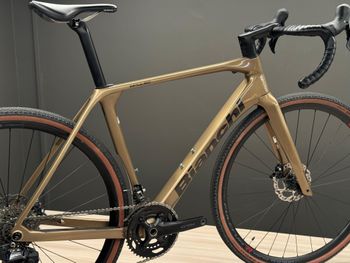 Brugt Bianchi IMPULSO COMP 2024 Road & Gravel — billede 4 af 5