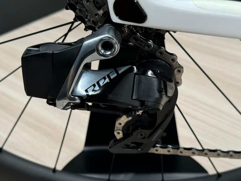 Used Colnago V4RS DISC MIS 485 2022 Road & Gravel, White — image 4 of 7