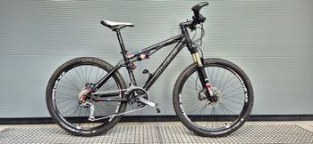 CUBE - AMS 100 Pro Series HPA 16" Fully Shimano XT - Magura - für 163 -178 cm, 2011