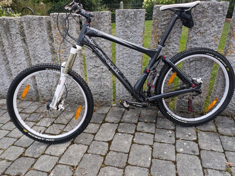 Used Scott 50 Fully 2010 Mountainbike, Light Gray, 26 — image 1 of 14
