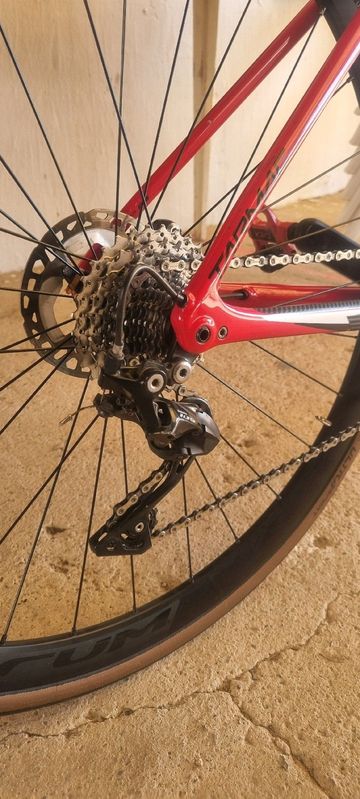 Specialized Tarmac SL6 Disc Comp 2021 2021 Road & Gravel usato, Rosso — immagine 7 di 7