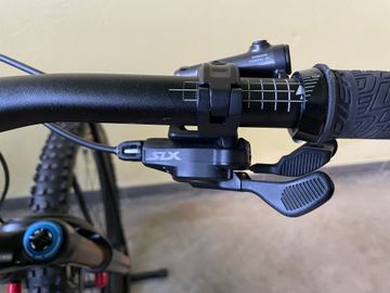 Used Lapierre Spicy CF 7.9 2022 2022 Mountainbike, Light Gray, 29 — image 13 of 20