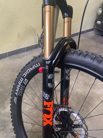 Used Lapierre Spicy CF 7.9 2022 2022 Mountainbike, Light Gray, 29 — image 6 of 20