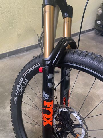 Used Lapierre Spicy CF 7.9 2022 2022 Mountainbike, Light Gray, 29 — image 6 of 20