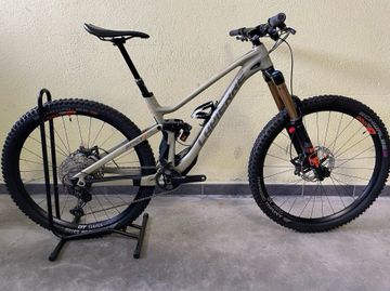 Used Lapierre Spicy CF 7.9 2022 2022 Mountainbike, Light Gray, 29 — image 1 of 20