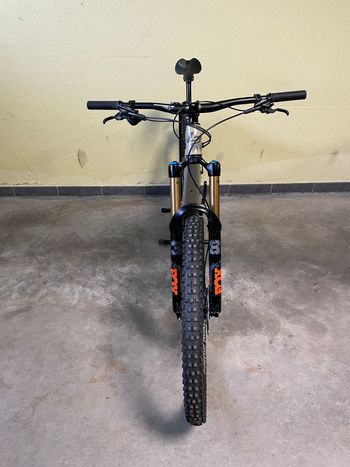 Used Lapierre Spicy CF 7.9 2022 2022 Mountainbike, Light Gray, 29 — image 2 of 20