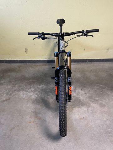 Used Lapierre Spicy CF 7.9 2022 2022 Mountainbike, Light Gray, 29 — image 2 of 20