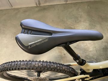 Used Lapierre Spicy CF 7.9 2022 2022 Mountainbike, Light Gray, 29 — image 17 of 20
