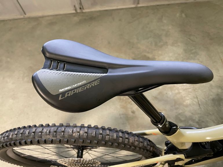 Used Lapierre Spicy CF 7.9 2022 2022 Mountainbike, Light Gray, 29 — image 17 of 20