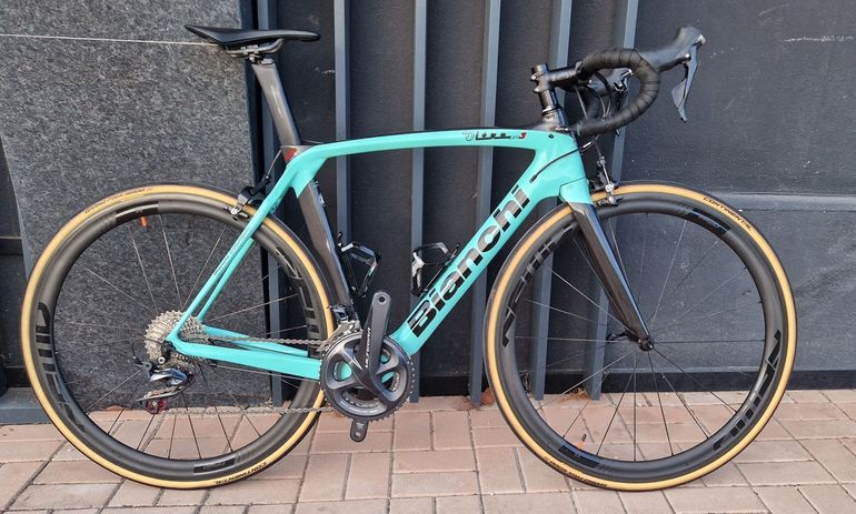 Bianchi Oltre XR3 Ultegra used in 55 cm | buycycle Luxembourg