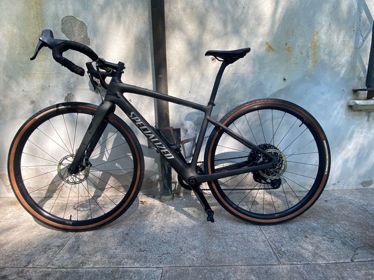 Used Specialized Diverge Comp Carbon 2022 2022 Road & Gravel, Black — image 1 of 6