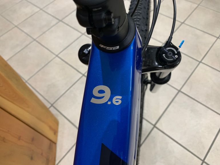 Brugt Trek Supercaliber SL 9.6 Gen 2 2024 2024 Mountainbike — billede 3 af 9