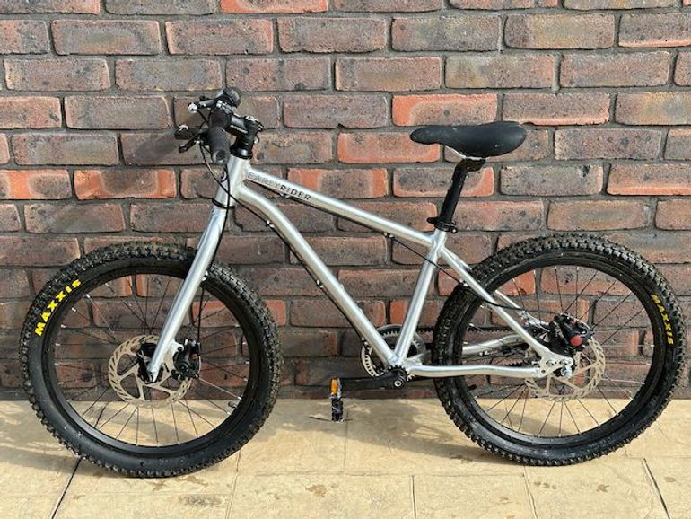 Used Early Rider Belter 20 Trail 2017 Mountainbike, Light Gray — image 2 of 9