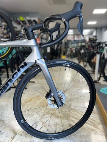 Gebrauchtes Bianchi Specialissima Ultegra Di2 2024 Road & Gravel, Hellgrau — Bild 3 von 8