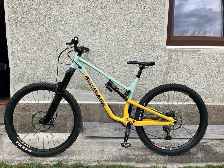 Brugt Rocky Mountain Altitude Alloy 50 2023 2023 Mountainbike — billede 1 af 5