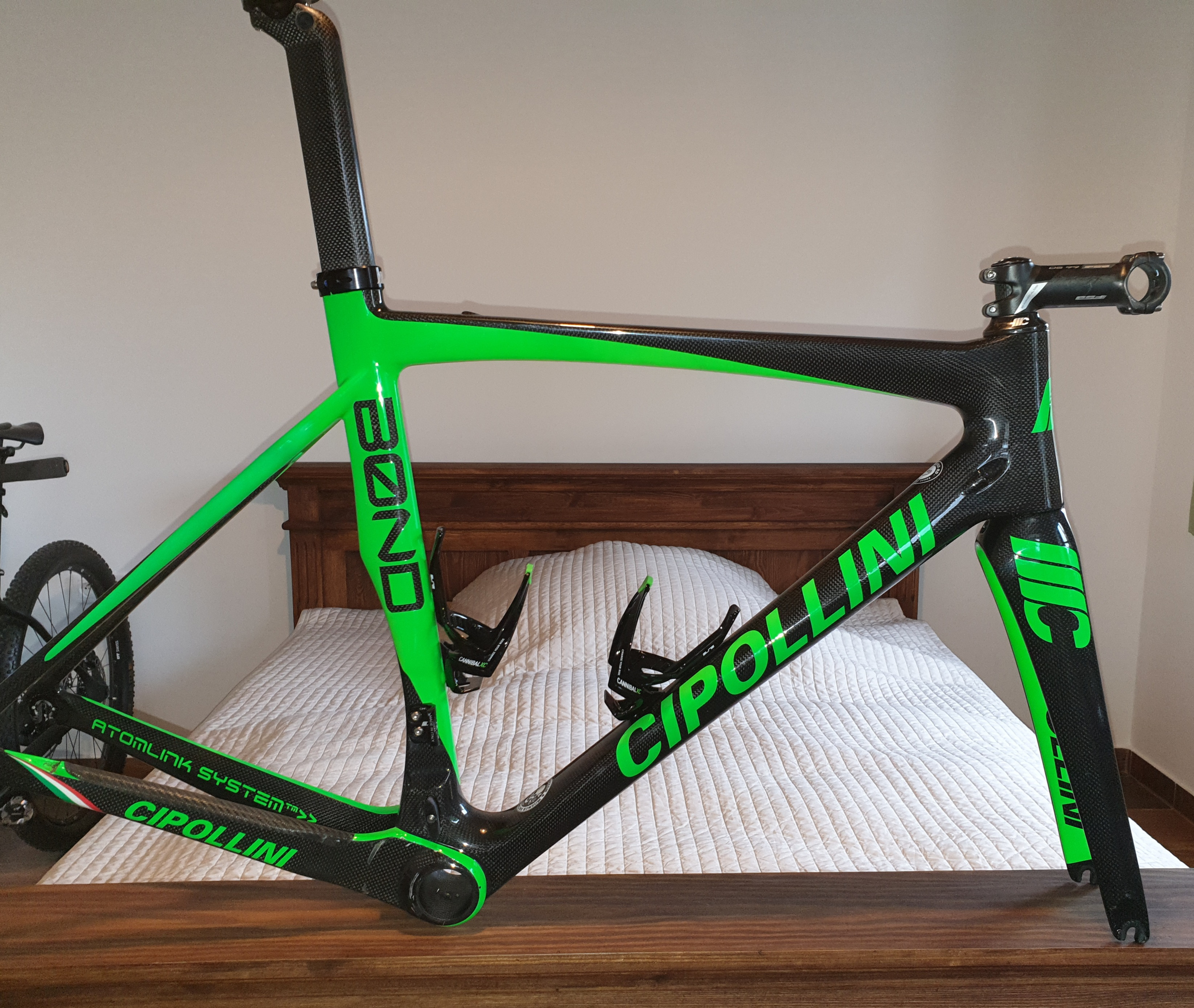 Cipollini bond cheap frameset