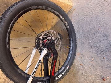 Used Fantic XF2 Integra 2022 2022 Mountainbike, Red, 27.5 — image 10 of 13