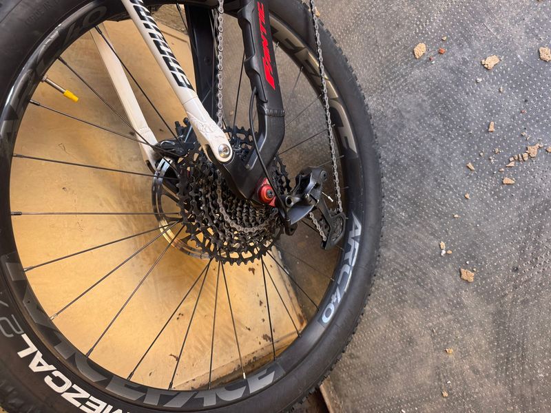 Used Fantic XF2 Integra 2022 2022 Mountainbike, Red, 27.5 — image 4 of 13
