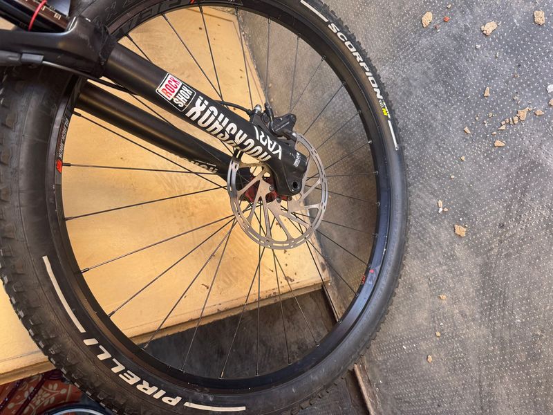 Used Fantic XF2 Integra 2022 2022 Mountainbike, Red, 27.5 — image 9 of 13