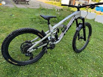 Trek - Slash 9.8 XT Gen 6 2024, 2024