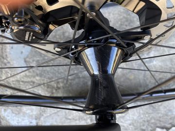 Gebrauchtes Colnago C68 Disc + Ultegra Di2 + Fulcrum Wind 420 2024 Road & Gravel, Rot — Bild 18 von 20