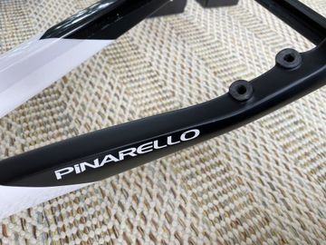 Used Pinarello Dogma F Disc + Ultegra Di2 + Roval CLX II 2024 Road & Gravel, White — image 15 of 19
