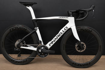 Used Pinarello Dogma F Disc + Ultegra Di2 + Roval CLX II 2024 Road & Gravel, White — image 17 of 19