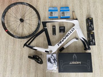 Used Pinarello Dogma F Disc + Ultegra Di2 + Roval CLX II 2024 Road & Gravel, White — image 3 of 19