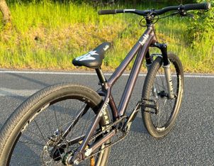 Custom - Beddo Dirt jump bike, 2023