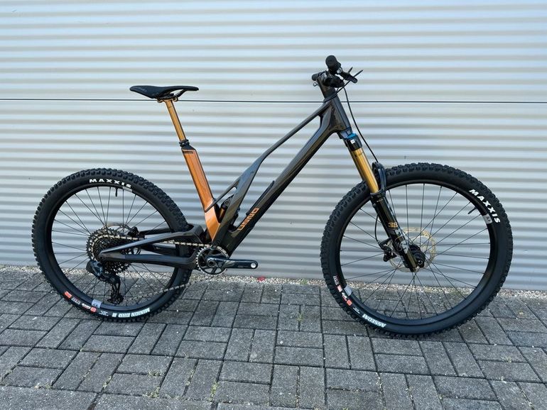 Used UNNO BURN Race S2 2023 2023 Mountainbike — image 1 of 7