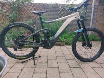 Used Giant Reign E+ 2 Pro 2020 2020 Mountainbike — image 15 of 19