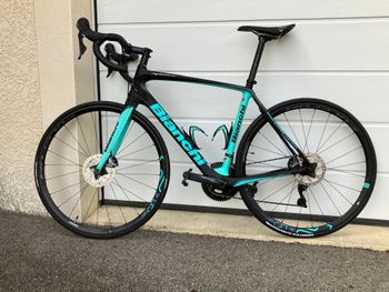 Used Bianchi Infinito CV Disc Ultegra 2018 2018 Road & Gravel, Blue — image 2 of 7