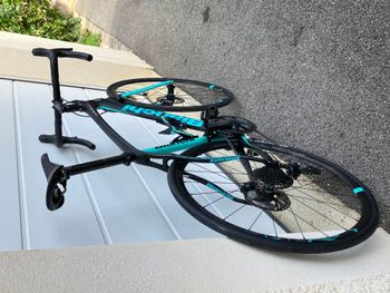 Used Bianchi Infinito CV Disc Ultegra 2018 2018 Road & Gravel, Blue — image 4 of 7