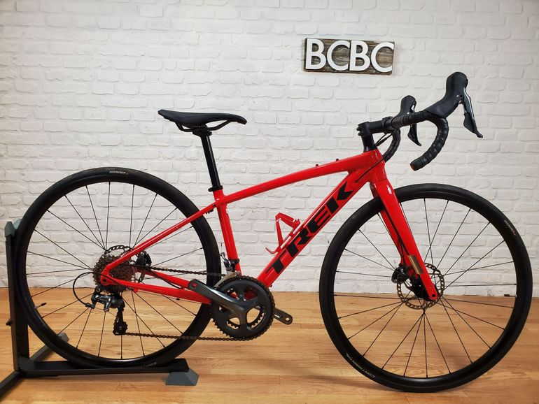 Trek Domane AL 4 Disc used in 44 cm | buycycle CA