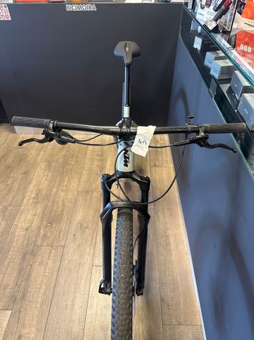 Käytetty KTM MYROON PRO 2023 2023 Mountainbike — kuva 2 / 4