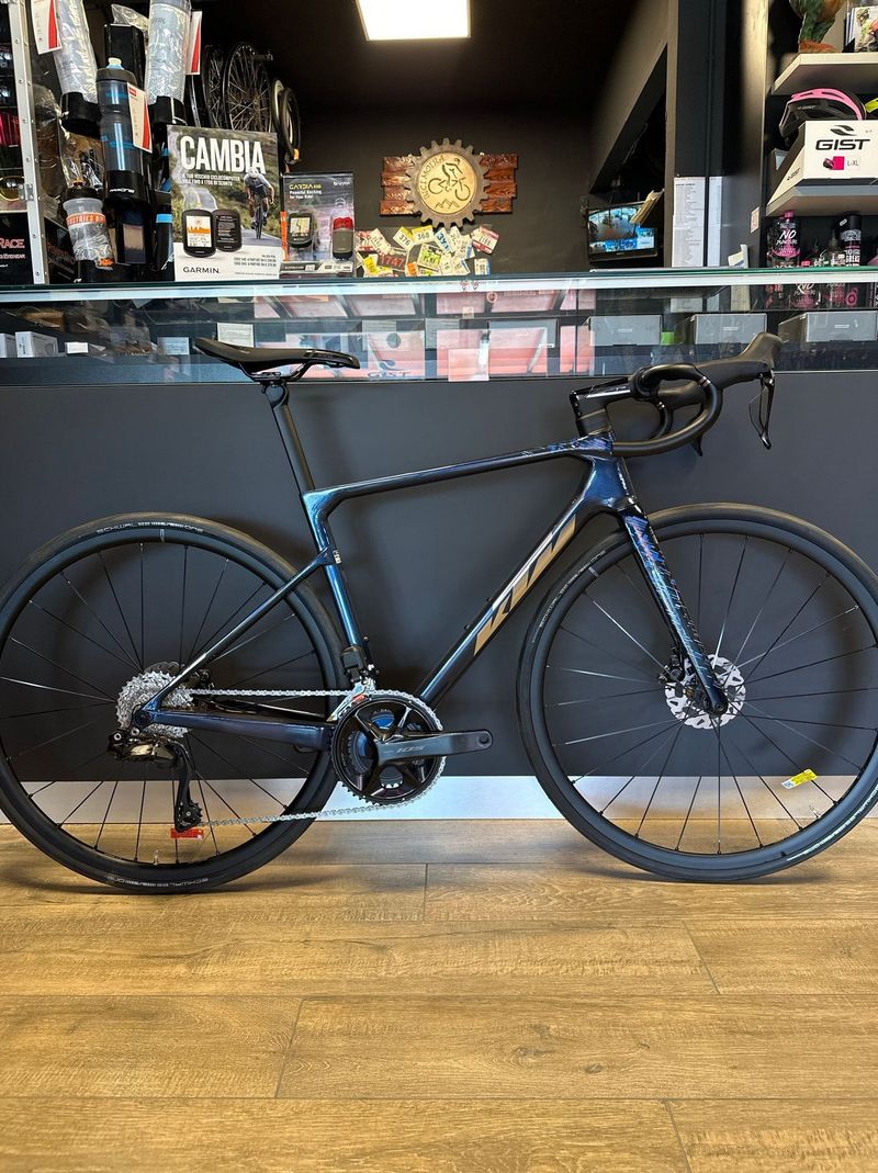 Käytetty KTM REVELATOR ALTO ELITE Di2 2023 2023 Road & Gravel